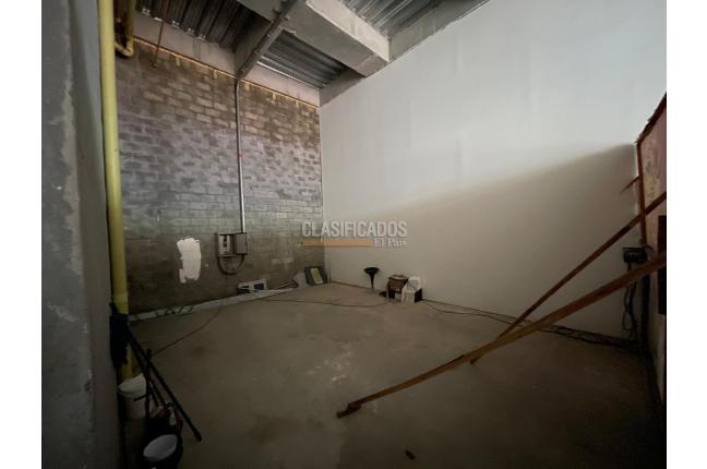 Locales y Bodegas, Alquiler, La Esmeralda - $4.700.000