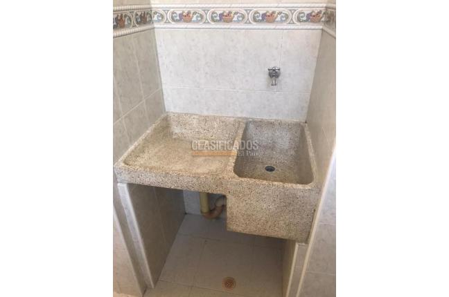 Apartamentos, Alquiler, Primero de Mayo - $1.400.000