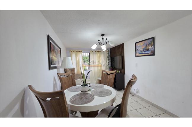Apartamentos, Venta en Cañaverales