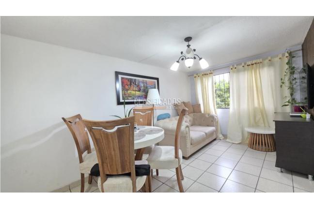 Apartamentos, Venta en Cañaverales