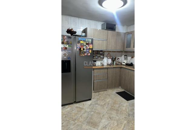 Casas, Venta, Salomia - $695.000.000
