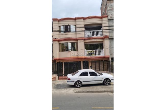 Casas, Venta, Primero de Mayo - $975.000.000