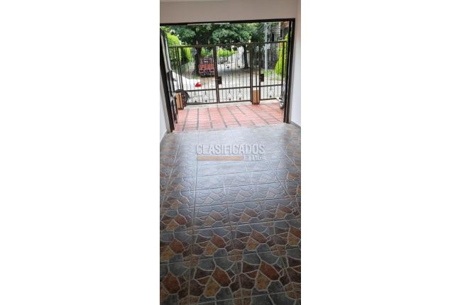 Casas, Venta, Primero de Mayo - $975.000.000