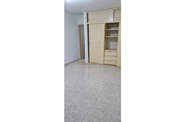 Casas, Venta, Primero de Mayo - $975.000.000