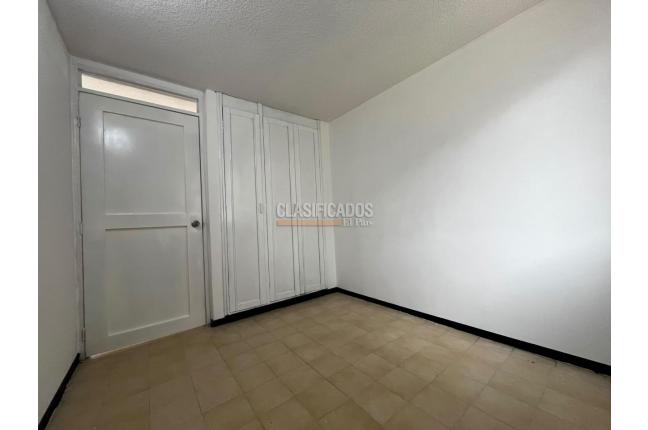 Apartamentos, Alquiler, Alcázares - $850.000