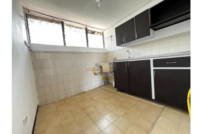 Apartamentos, Alquiler, Alcázares - $850.000