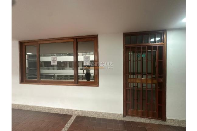 Locales y Bodegas, Alquiler en Ed. Atlantis