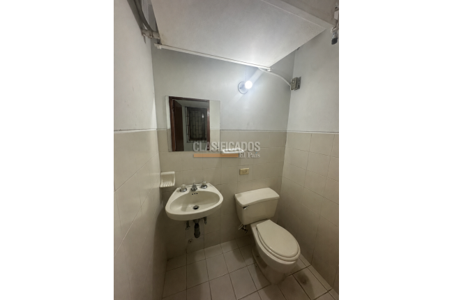 Locales y Bodegas, Alquiler, Ed. Atlantis - $2.000.000