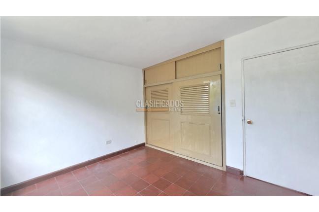 Casas, Venta, Miraflores - $450.000.000