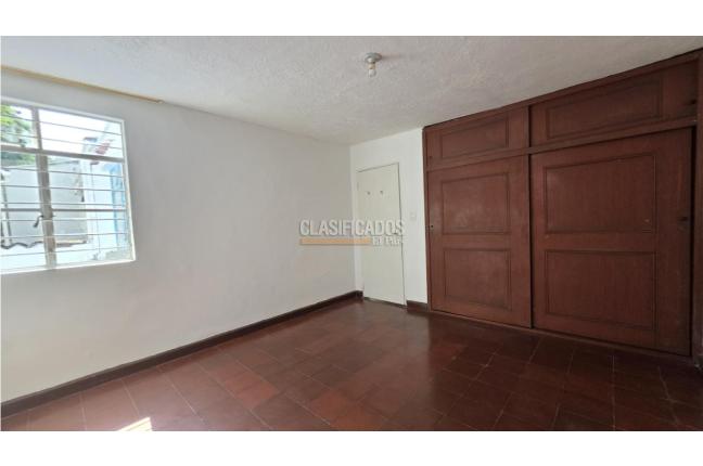 Casas, Venta, Miraflores - $450.000.000