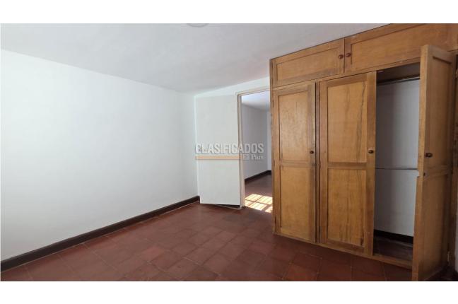 Casas, Venta, Miraflores - $450.000.000