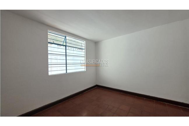 Casas, Venta, Miraflores - $450.000.000