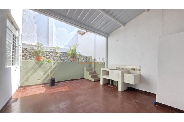 Casas, Venta, Miraflores - $450.000.000