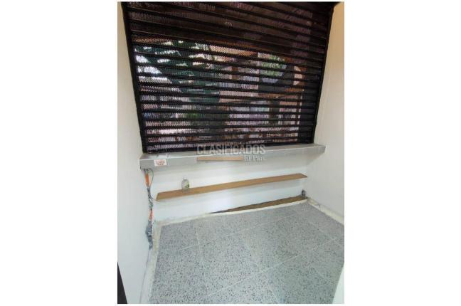 Locales y Bodegas, Venta, Centro Ccial. Unicentro - $800.000.000