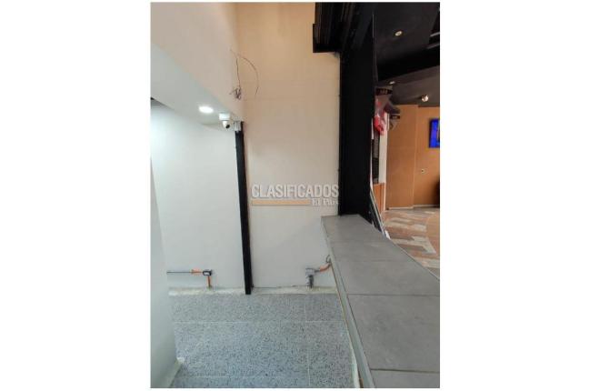 Locales y Bodegas, Venta, Centro Ccial. Unicentro - $800.000.000