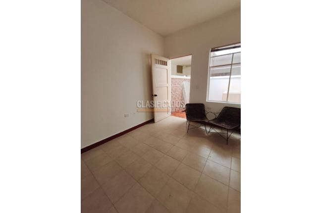 Casas, Alquiler, Eucarístico - $4.000.000