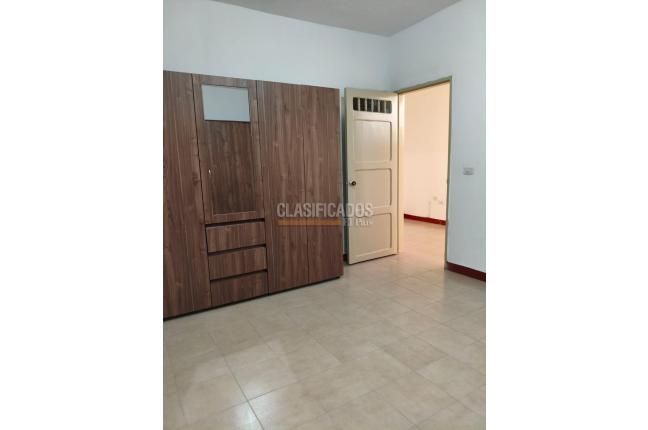 Casas, Alquiler, Eucarístico - $4.000.000
