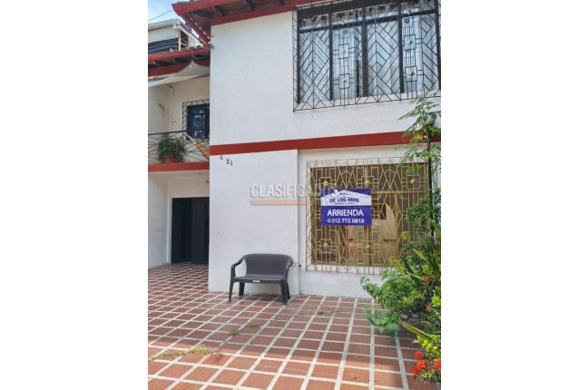 Casas, Alquiler, Eucarístico - $4.000.000
