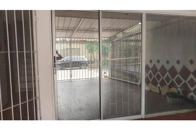 Apartaestudios, Alquiler, La Merced - $1.300.000