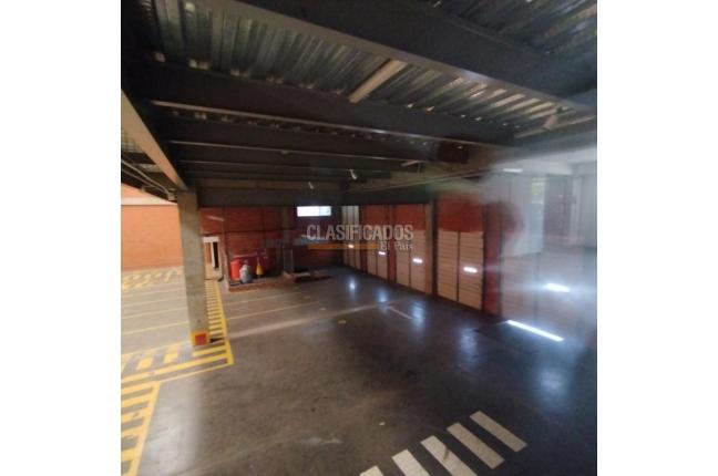 Locales y Bodegas, Venta, Acopi - $4.889.000.000