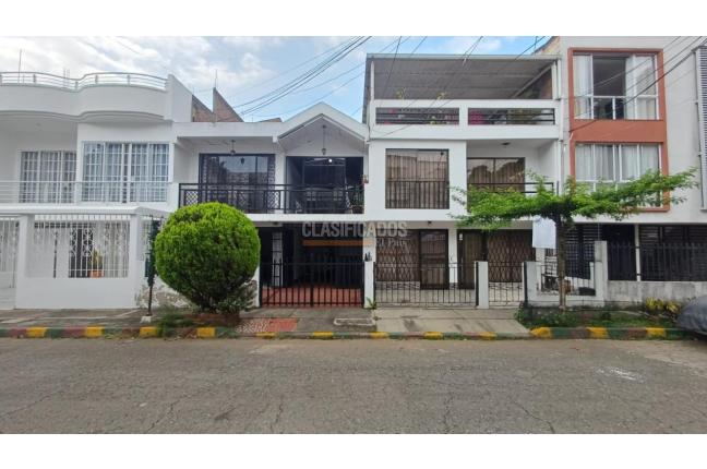 Casas, Venta, Paseo de los Almendros - $495.000.000