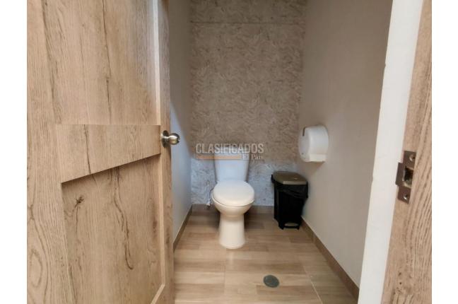 Locales y Bodegas, Alquiler, Granada - $10.000.000