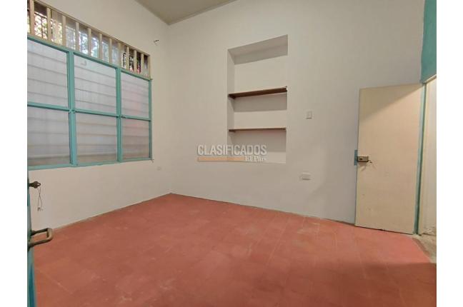 Locales y Bodegas, Alquiler, Granada - $10.000.000