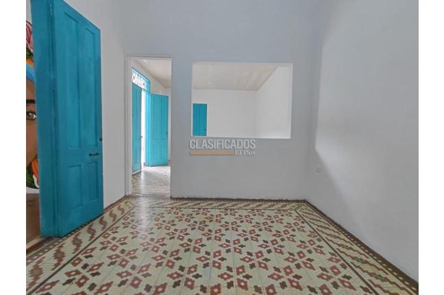 Locales y Bodegas, Alquiler, Granada - $10.000.000