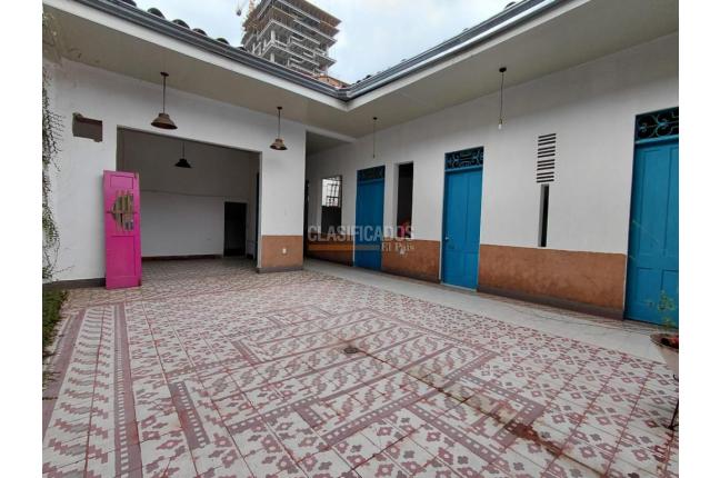 Locales y Bodegas, Alquiler, Granada - $10.000.000