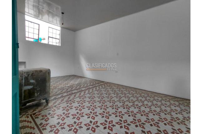 Locales y Bodegas, Alquiler, Granada - $10.000.000