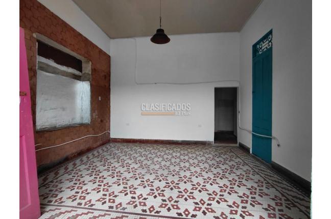 Locales y Bodegas, Alquiler, Granada - $10.000.000