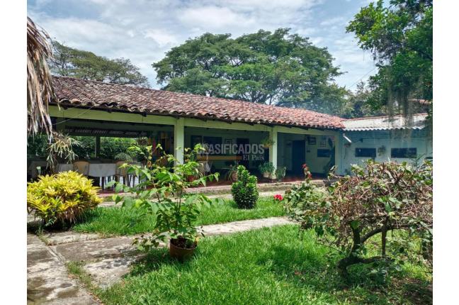 Casas, Venta, Ginebra - $700.000.000