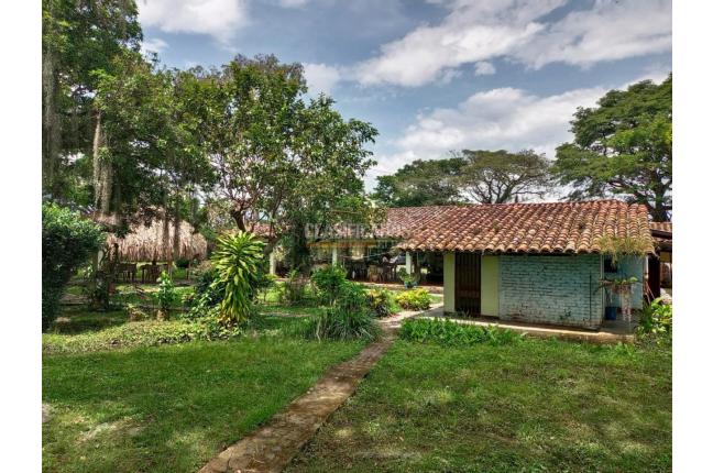 Casas, Venta, Ginebra - $700.000.000