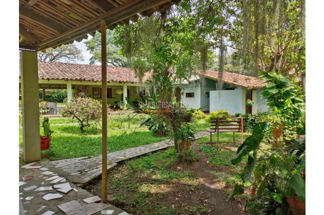 Casas, Venta, Ginebra - $700.000.000