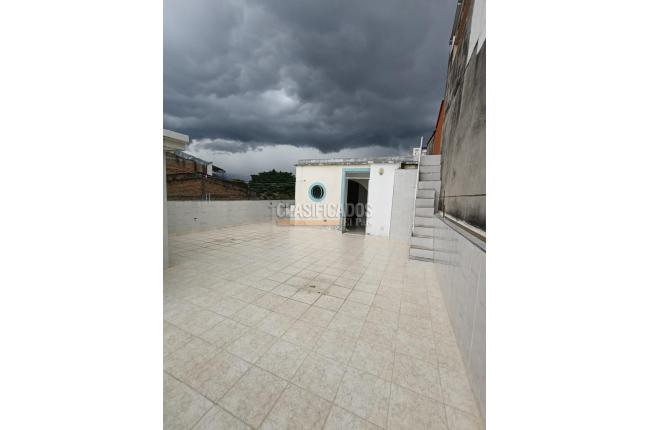 Edificios, Venta, Primero de Mayo - $750.000.000