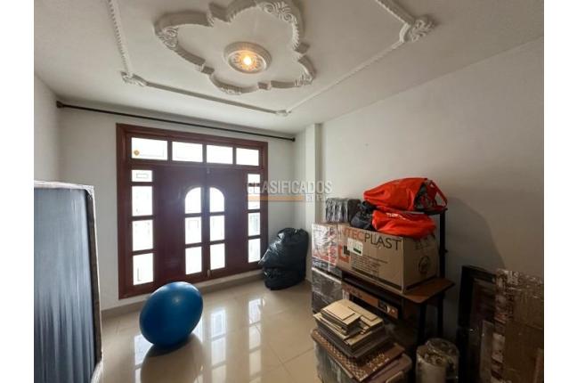Casas, Venta, Paseo de los Almendros - $500.000.000