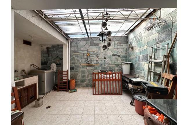 Casas, Venta, Paseo de los Almendros - $500.000.000