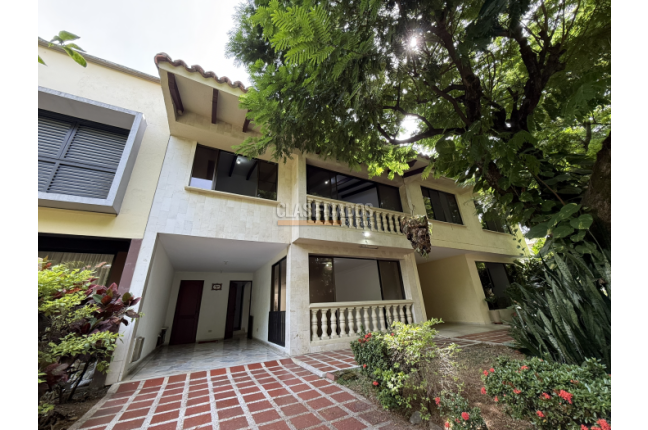 Casas, Venta en La Hacienda