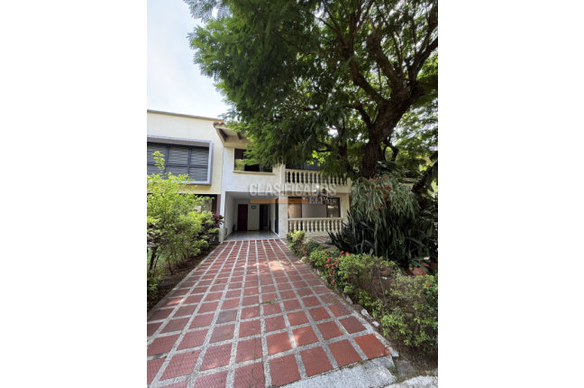 Casas, Venta en La Hacienda
