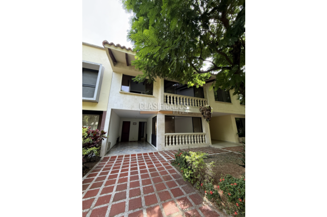 Casas, Venta en La Hacienda