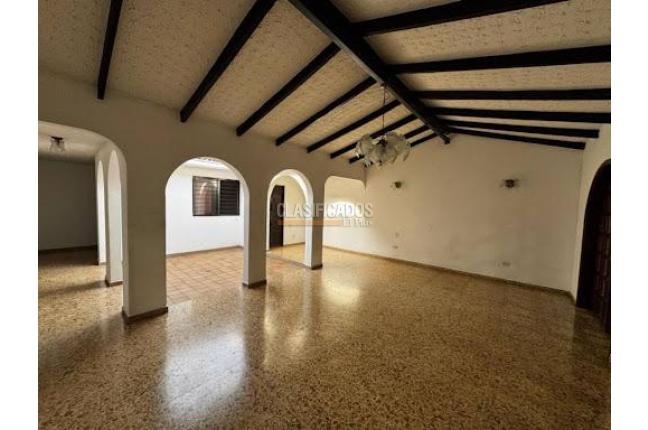 Casas, Alquiler, Cuarto de Legua - $6.000.000