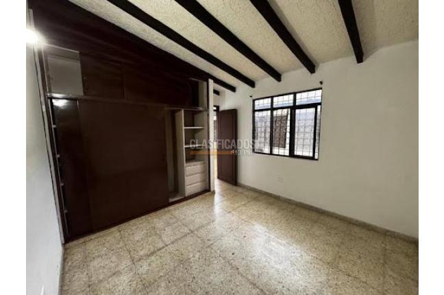 Casas, Alquiler, Cuarto de Legua - $6.000.000