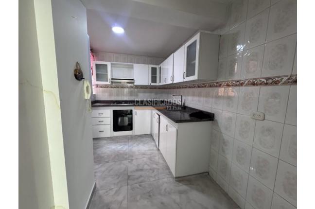 Apartamentos, Venta, Primero de Mayo - $380.000.000