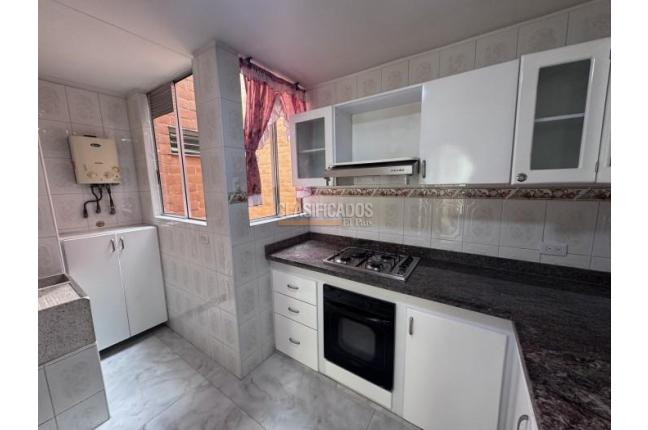 Apartamentos, Venta, Primero de Mayo - $380.000.000