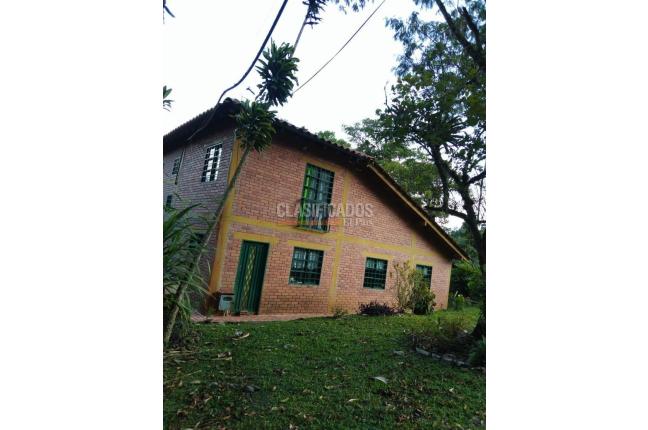 Casas, Venta en Montebello