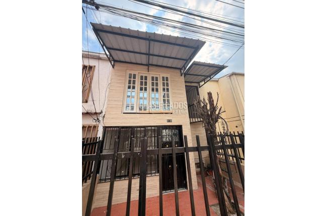 Casas, Venta, Floralia - $250.000.000