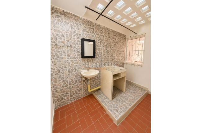 Casas, Venta, Floralia - $250.000.000