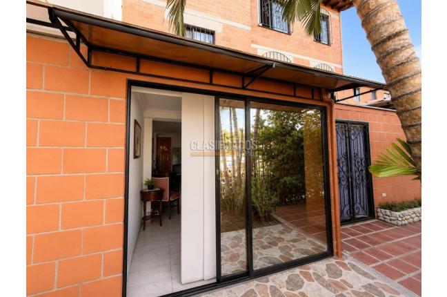 Casas, Venta en Villa del Sol