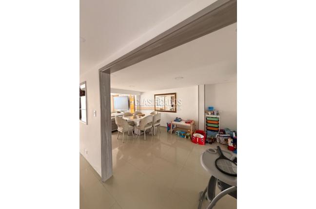 Casas, Venta, La Merced - $740.000.000