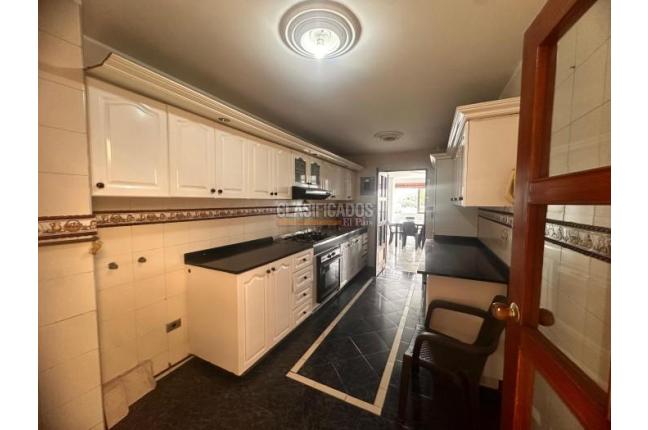 Apartamentos, Venta, Miraflores - $405.000.000